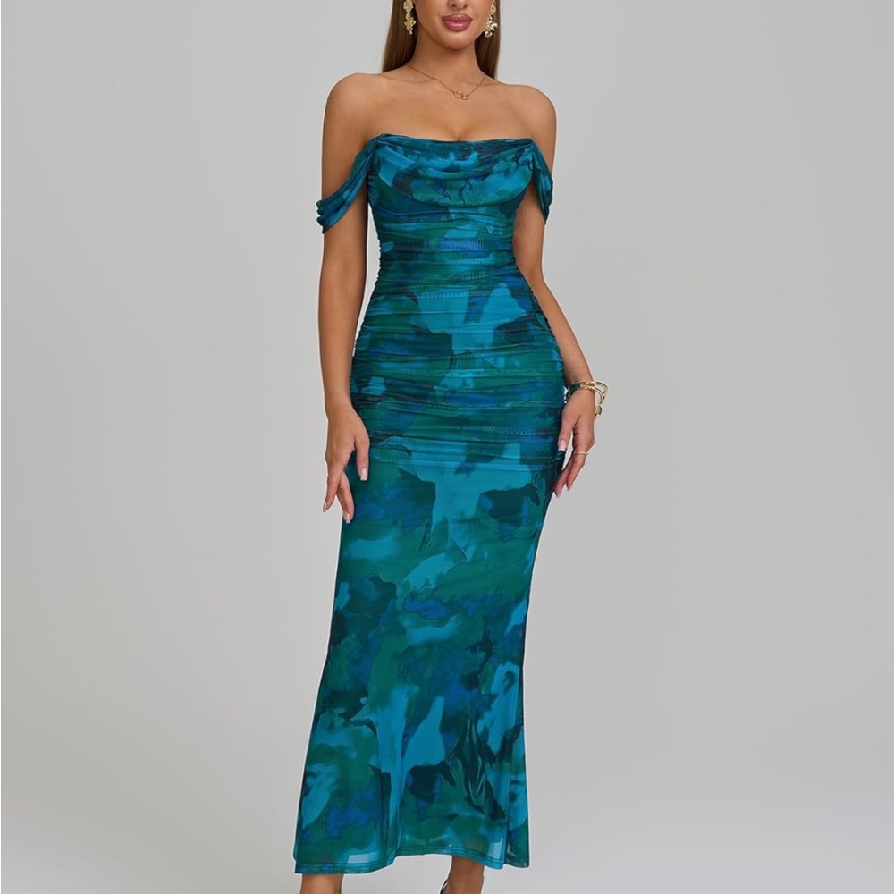 Off the shoulder ruched bodycon dress